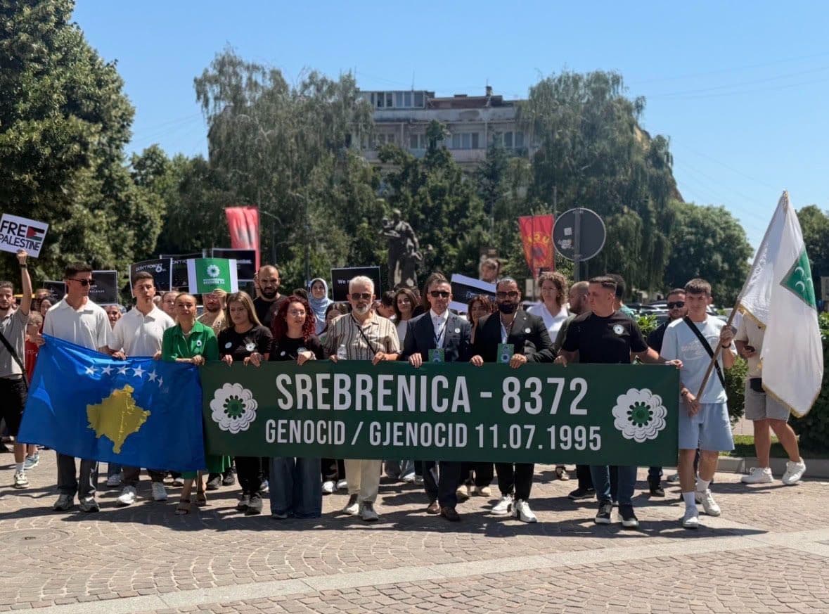 Kosovski Bošnjaci održali Marš za sjećanje na Srebrenicu